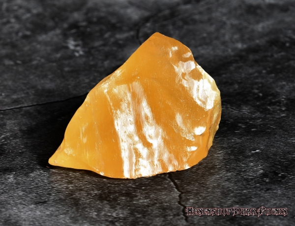 Hexenshop Dark Phönix Orangen Calcit Rohstein 38g